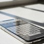 【2025年最新】シニア向けキーボードアプリおすすめ5選｜スマホの文字を大きく見やすくする方法